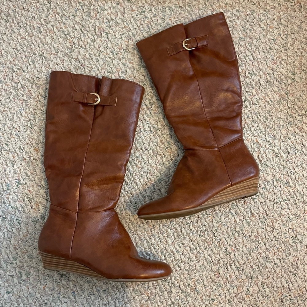 Women’s Knee High Zip Up Cognac Boots - Picture 10 of 10